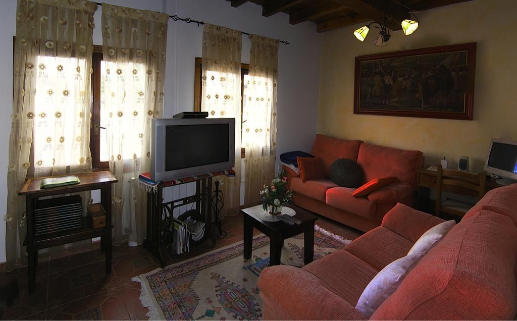 Casa Paulino Hotel Corrales De Buelna Exterior photo